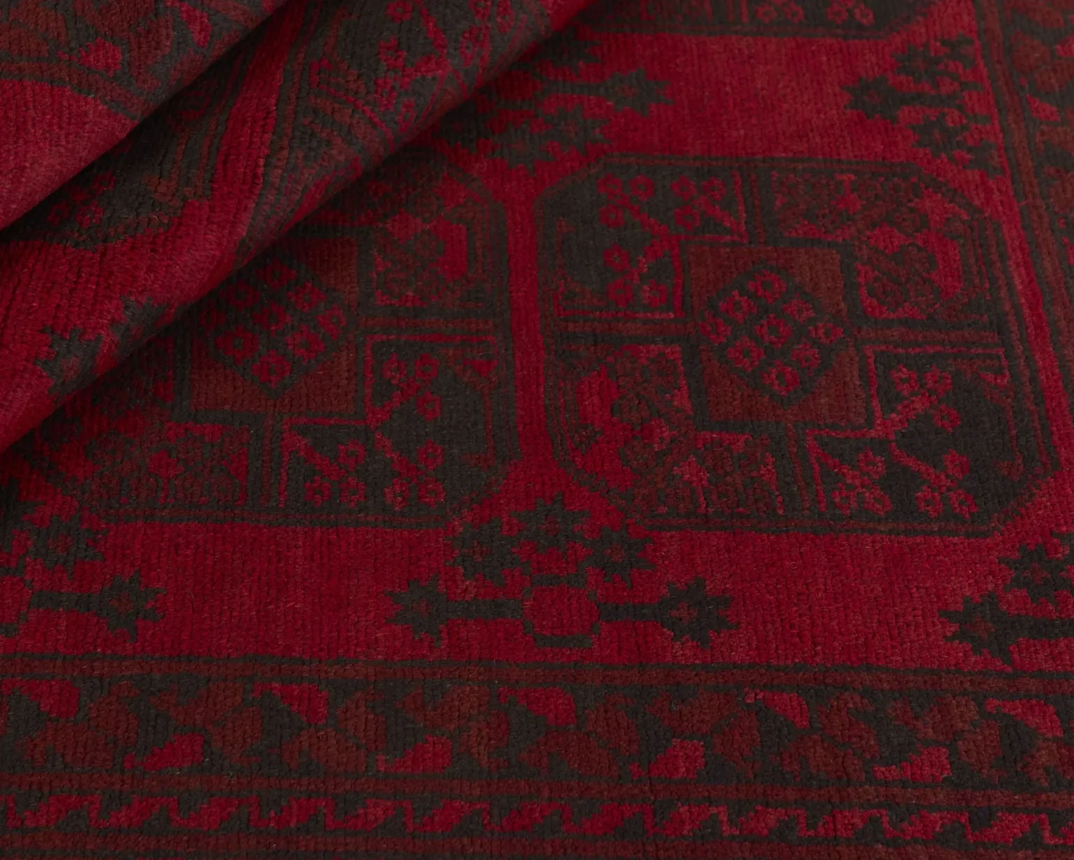 Aktscha orientalisk matta 152 x 234 cm