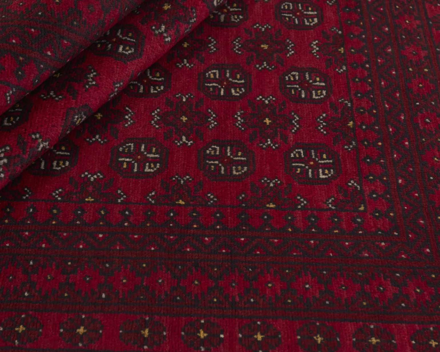 Aktscha orientalisk matta 162 x 244 cm