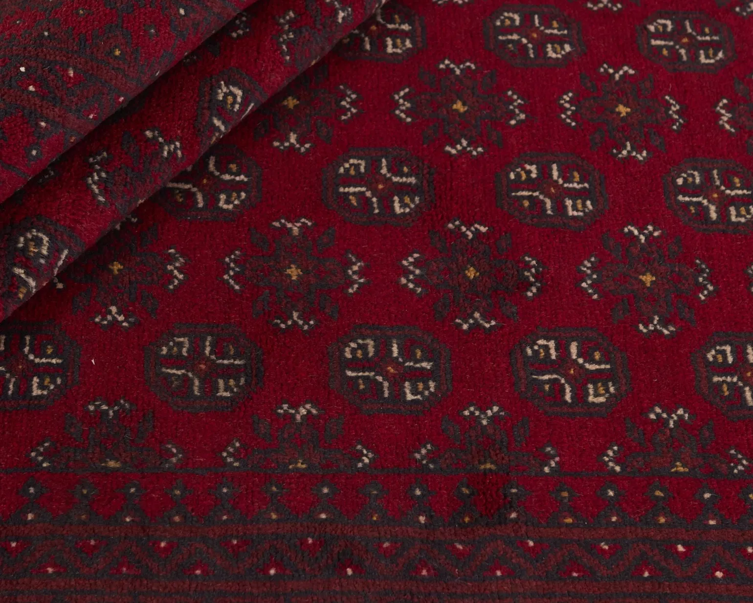 Aktscha orientalisk matta 161 x 243 cm