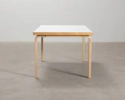 Artek 81B barnbord björk / vit laminat