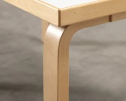 Artek 81B barnbord björk / vit laminat