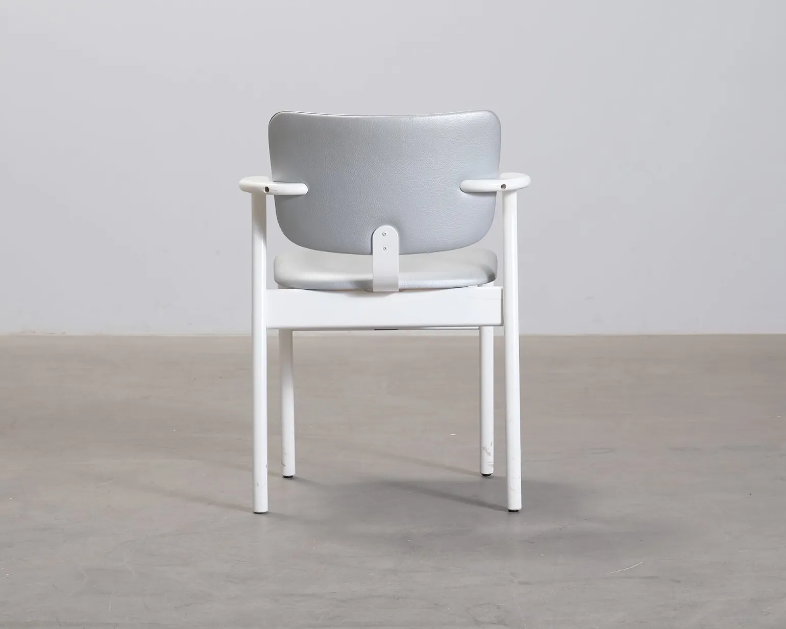 Artek Domus stol vit / silver