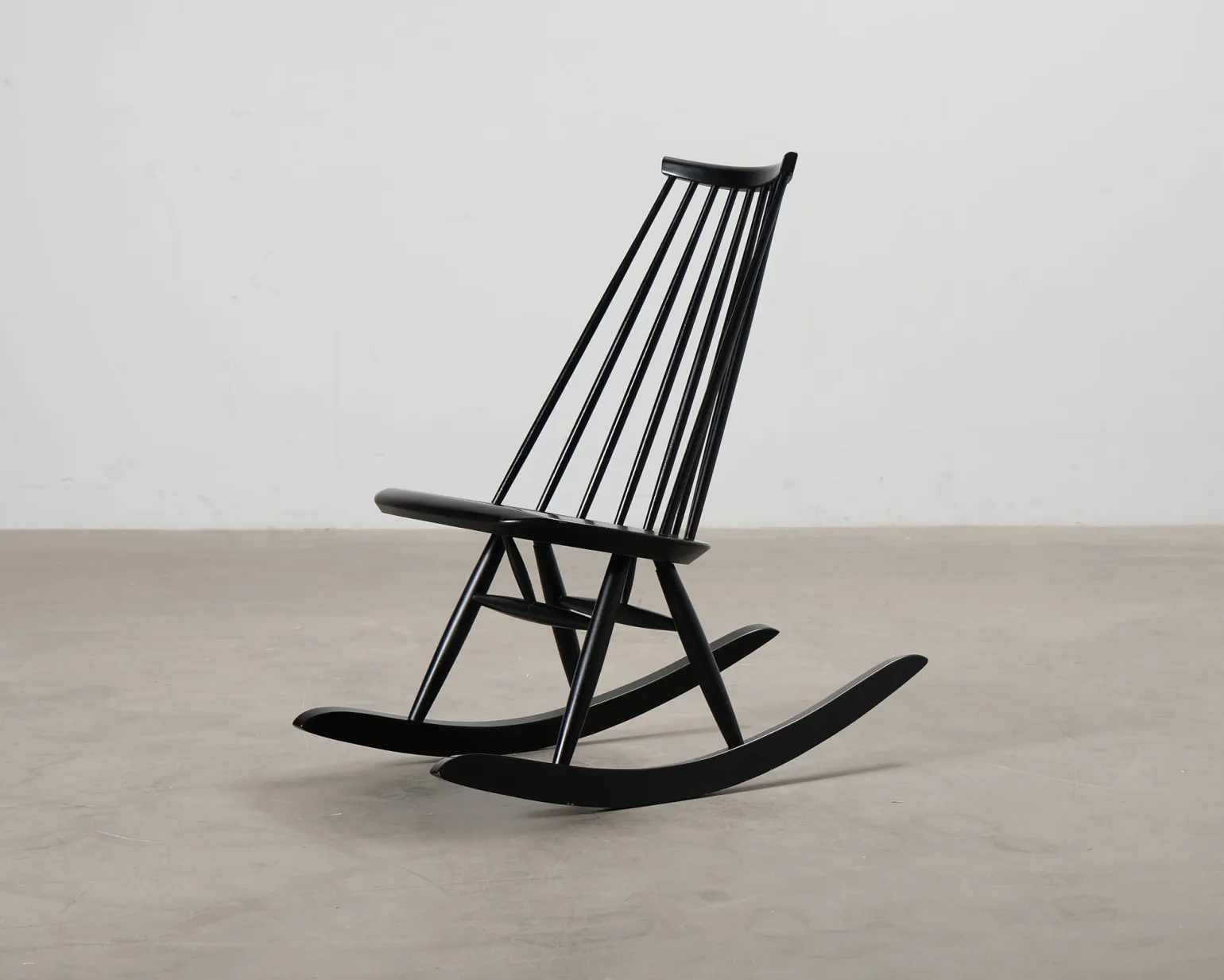 Artek Mademoiselle gungstol svart