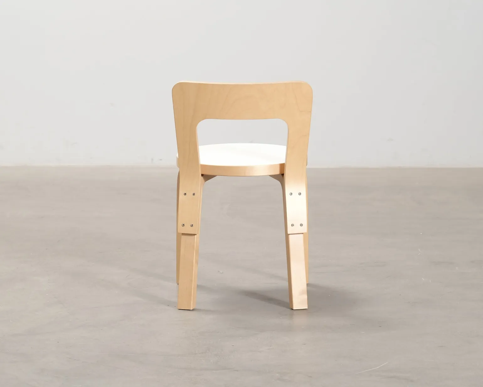 Artek N65 barnstol björk / vit laminat