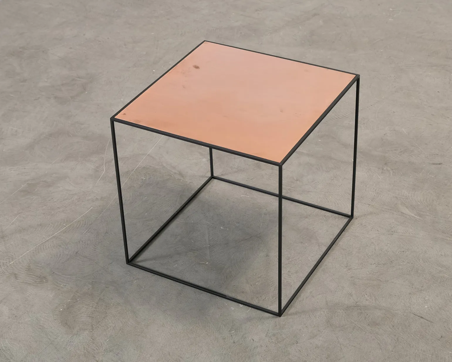 Audo Copenhagen Twin 42 sidobord svart / koppar