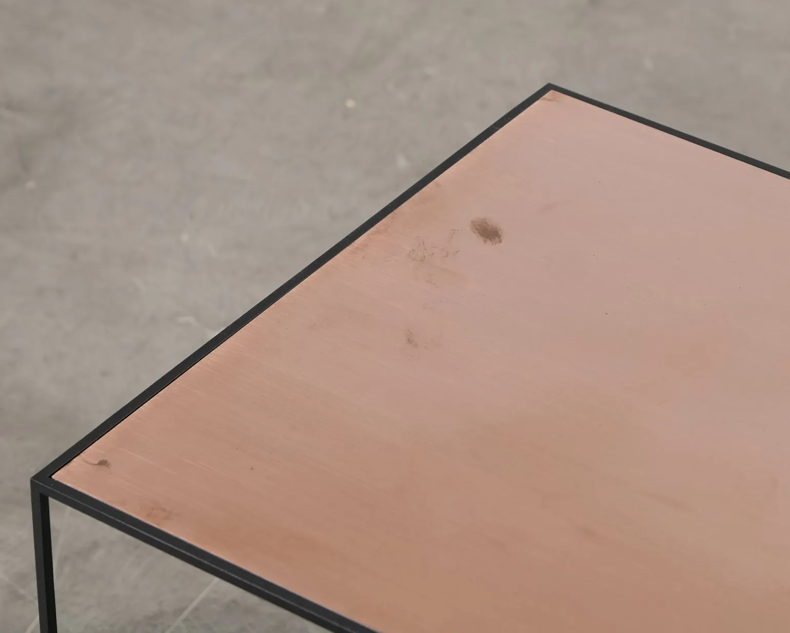 Audo Copenhagen Twin 42 sidobord svart / koppar