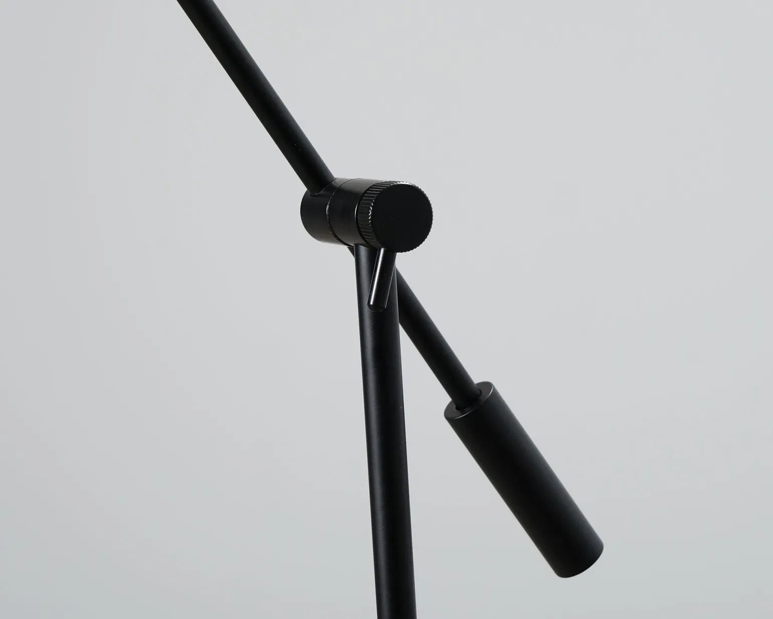 Belid Cato golvlampa svart