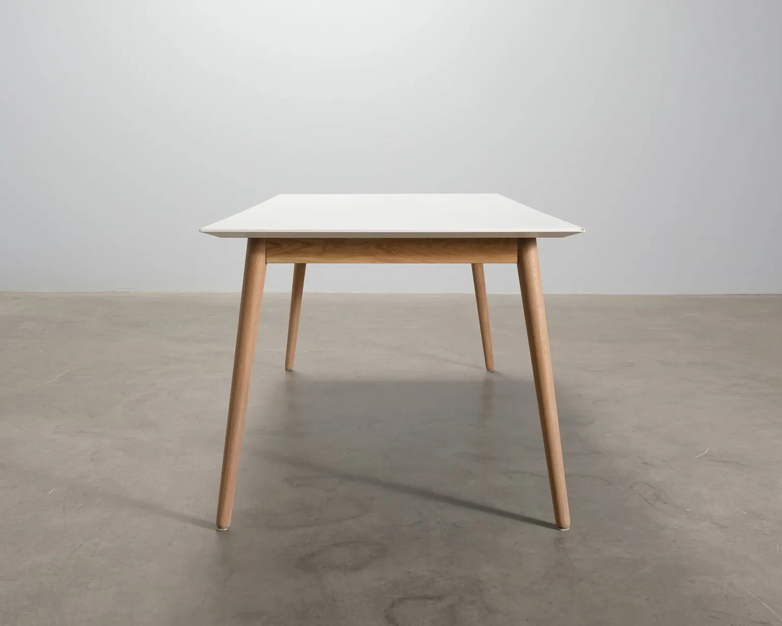 BoConcept Adelaide matbord