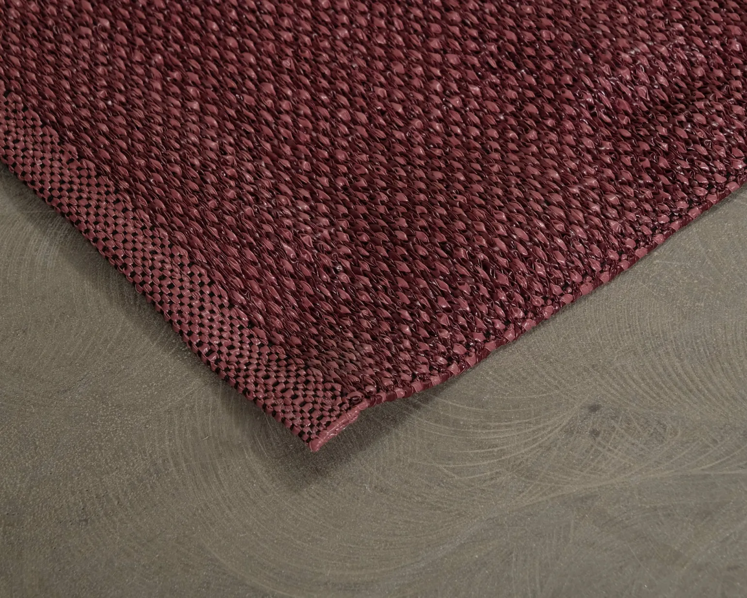 Brita Sweden Moor Raspberry matta 170 x 300 cm