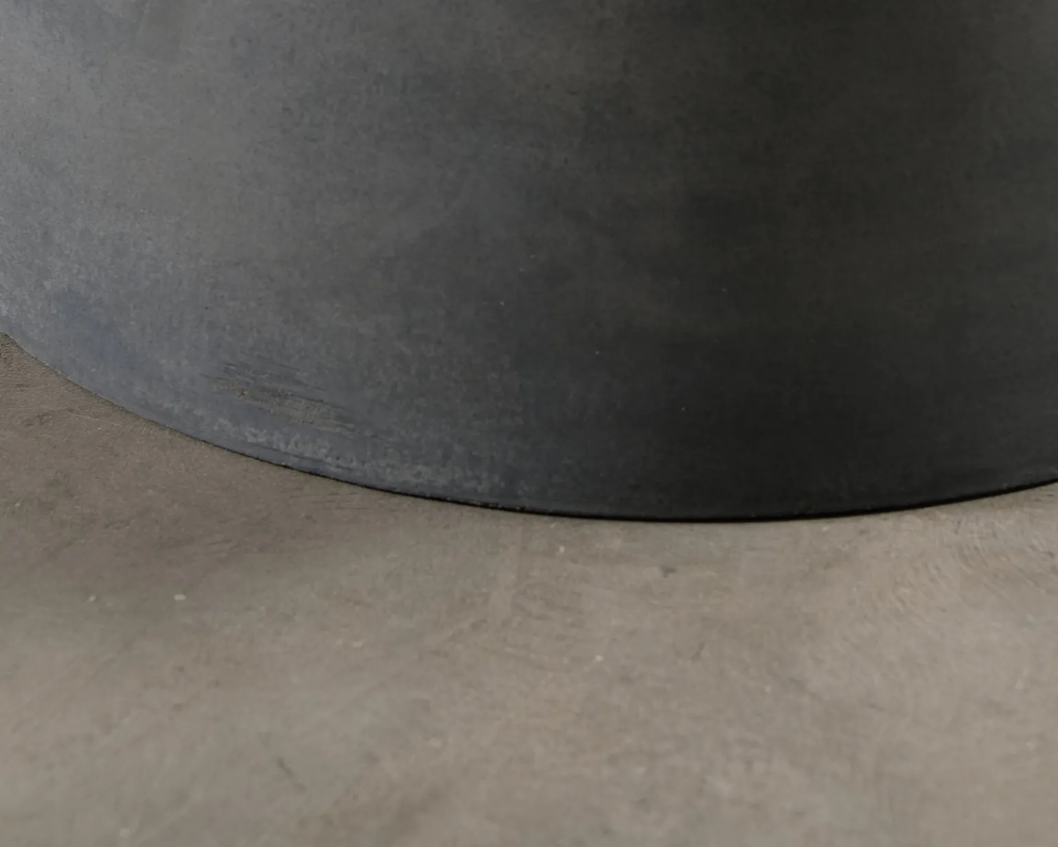 Broste Copenhagen Fiber sidobord Charcoal
