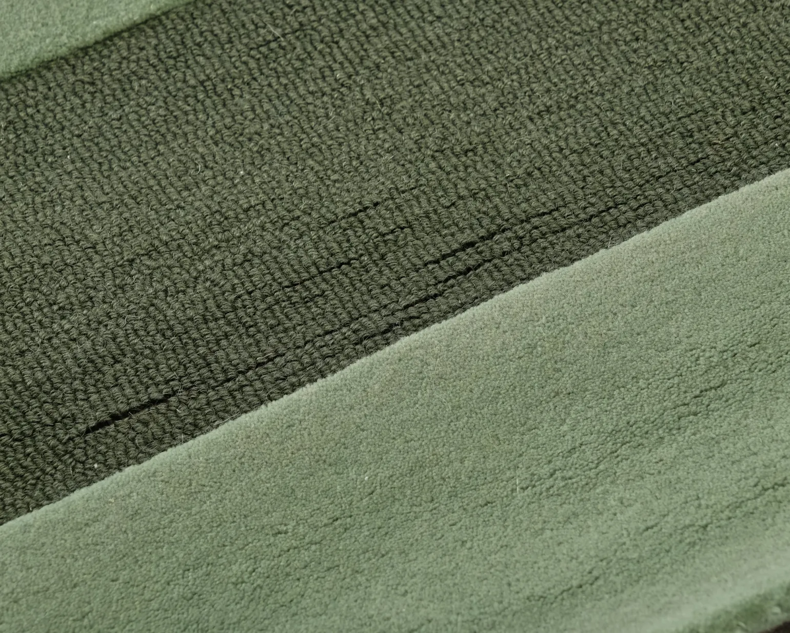 Classic Collection Stripe Boucle matta 200 x 300 cm grön