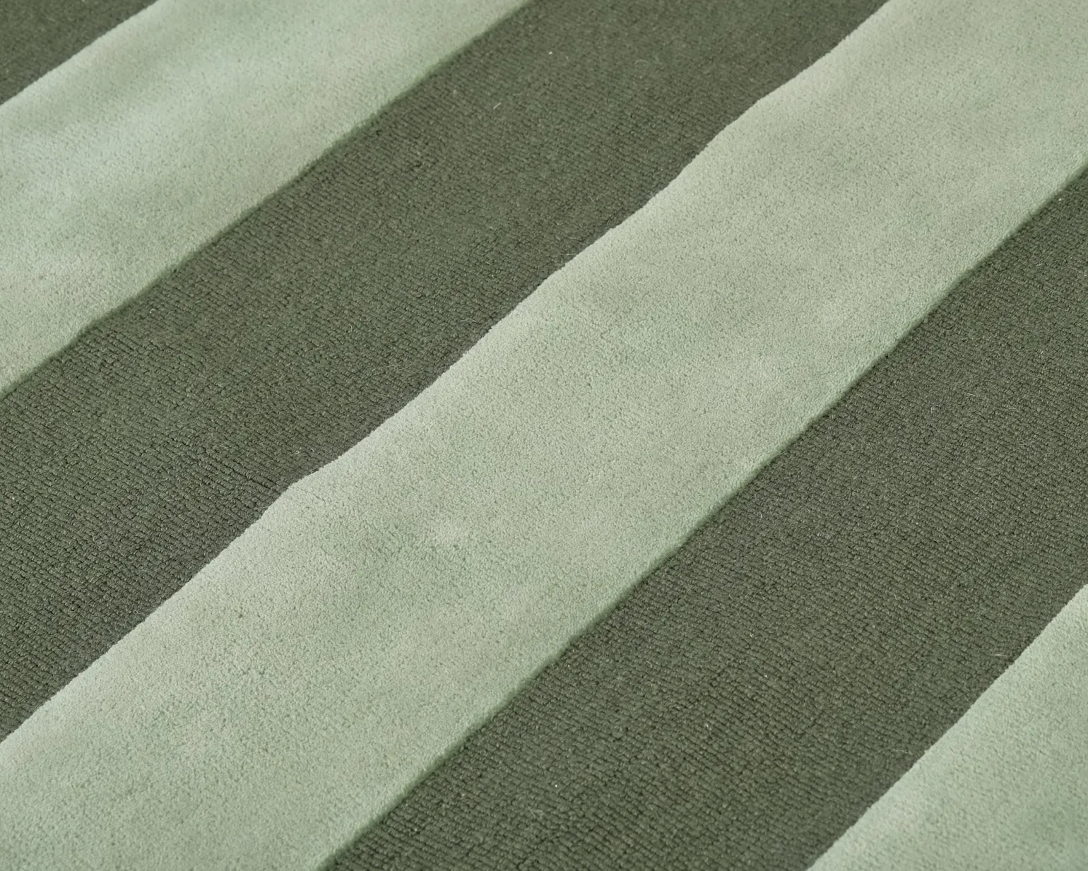Classic Collection Stripe Boucle matta 200 x 300 cm grön
