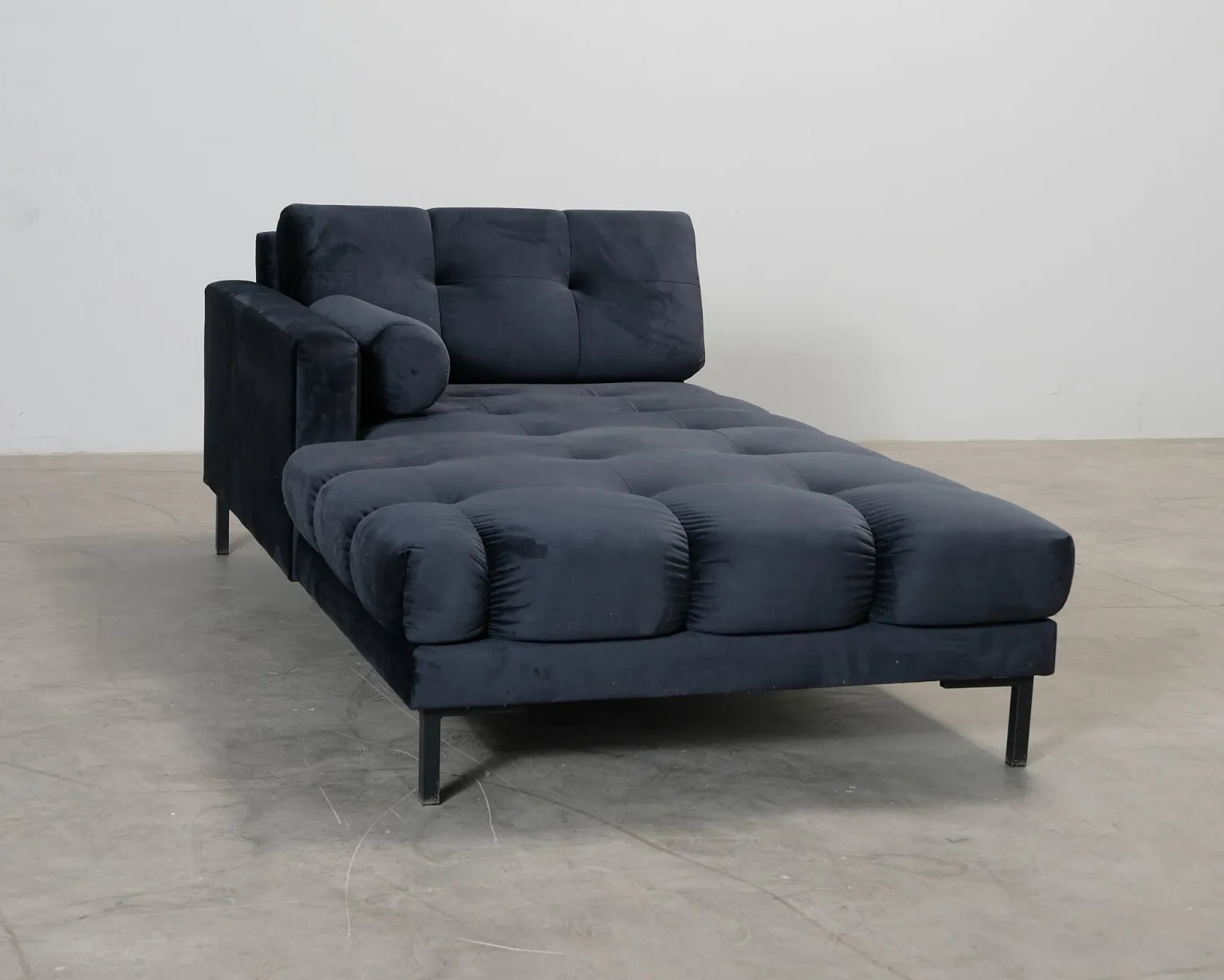 Cosmopolitan Design Bali schäslong mörkblå