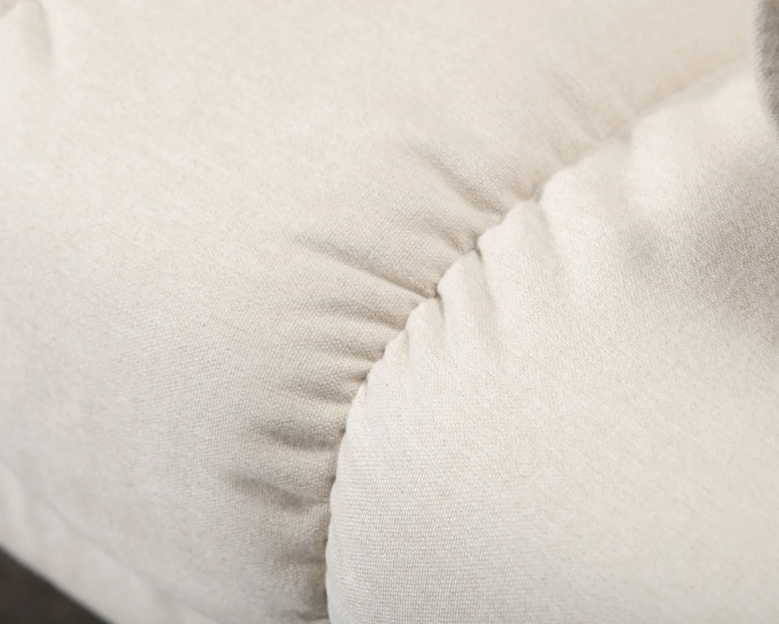 Cosmopolitan Design Bali 2-sits soffa ljusbeige