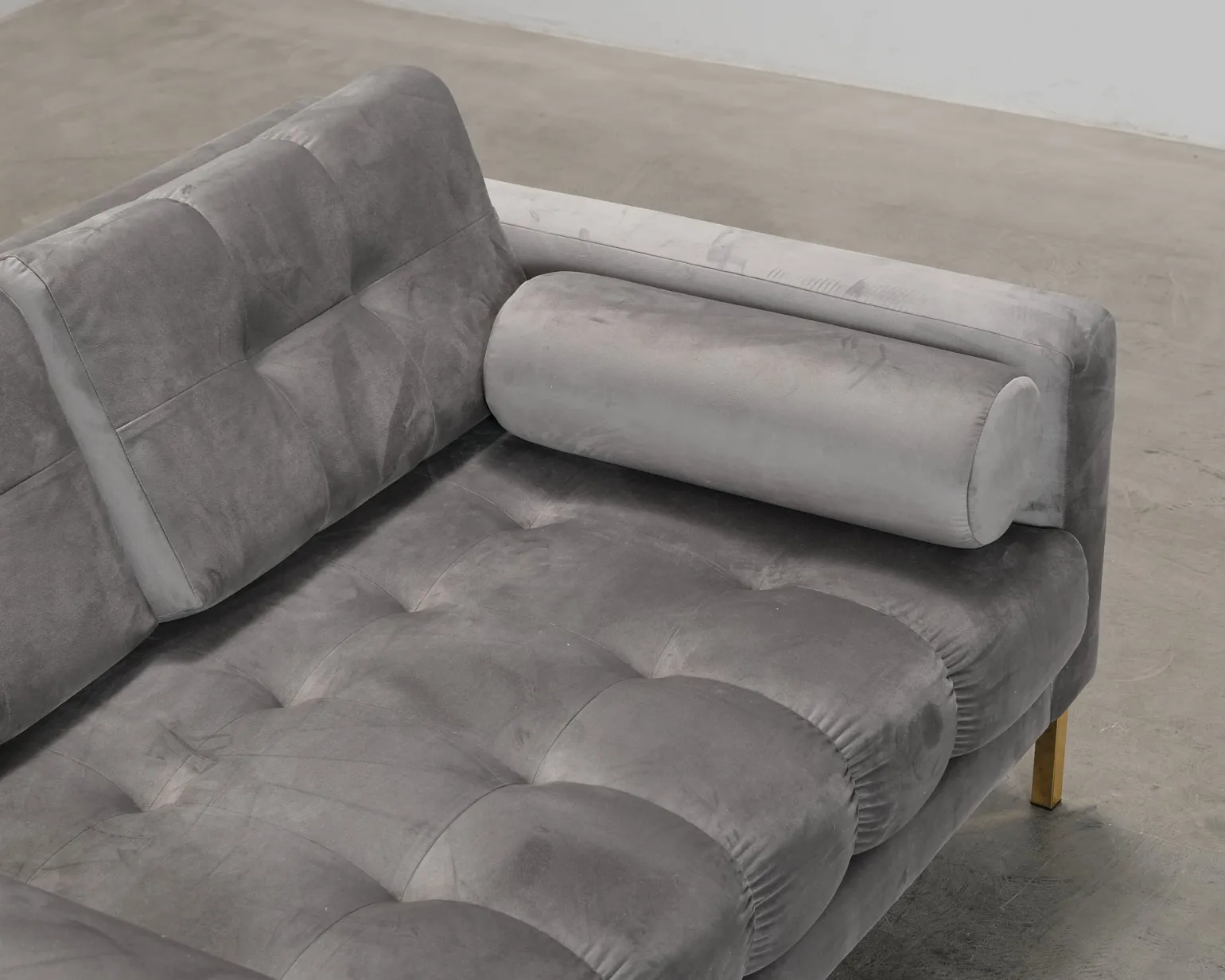 Cosmopolitan Design Bali 2-sits soffa ljusgrå
