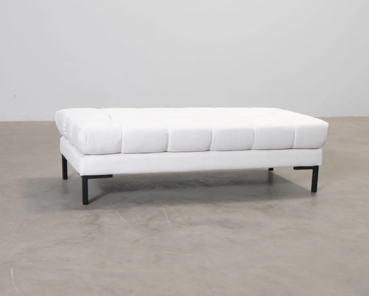 Cosmopolitan Design fotpall / bänk ljusbeige