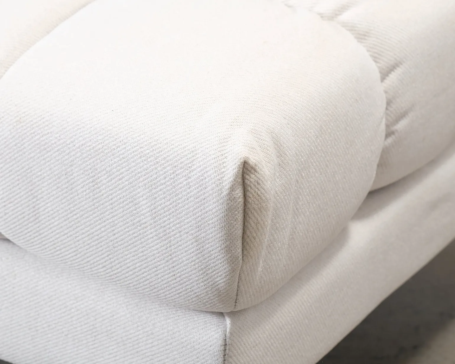 Cosmopolitan Design fotpall / bänk ljusbeige