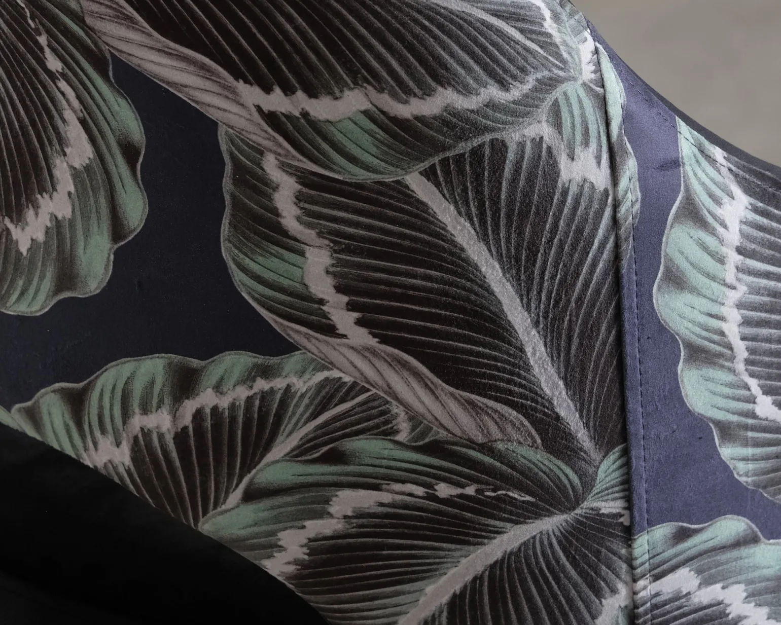 CXL by Christian Lacroix Lys matstol
