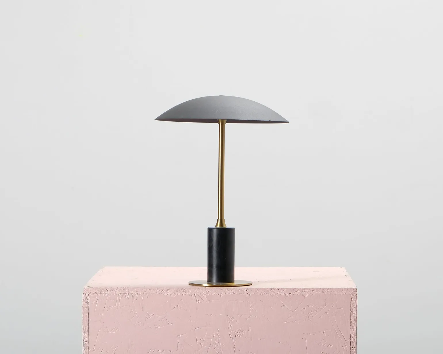 Dyberg Larsen Moon bordslampa svart