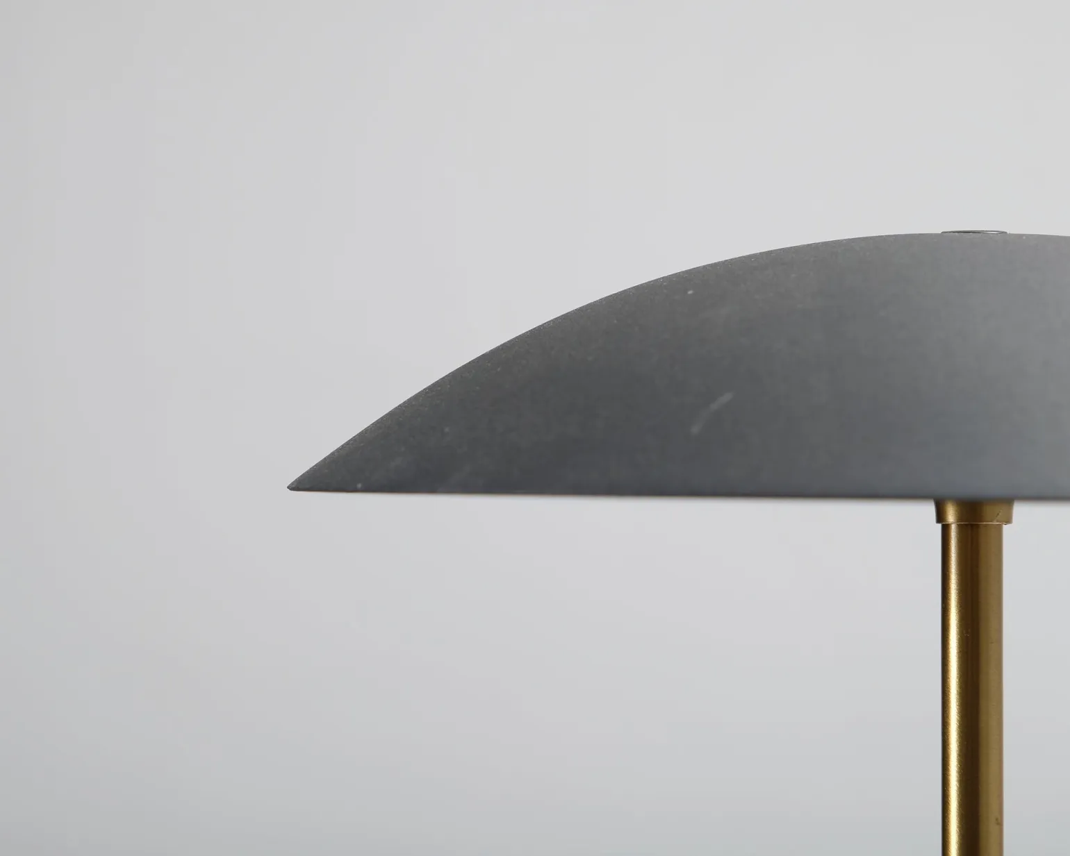 Dyberg Larsen Moon bordslampa svart