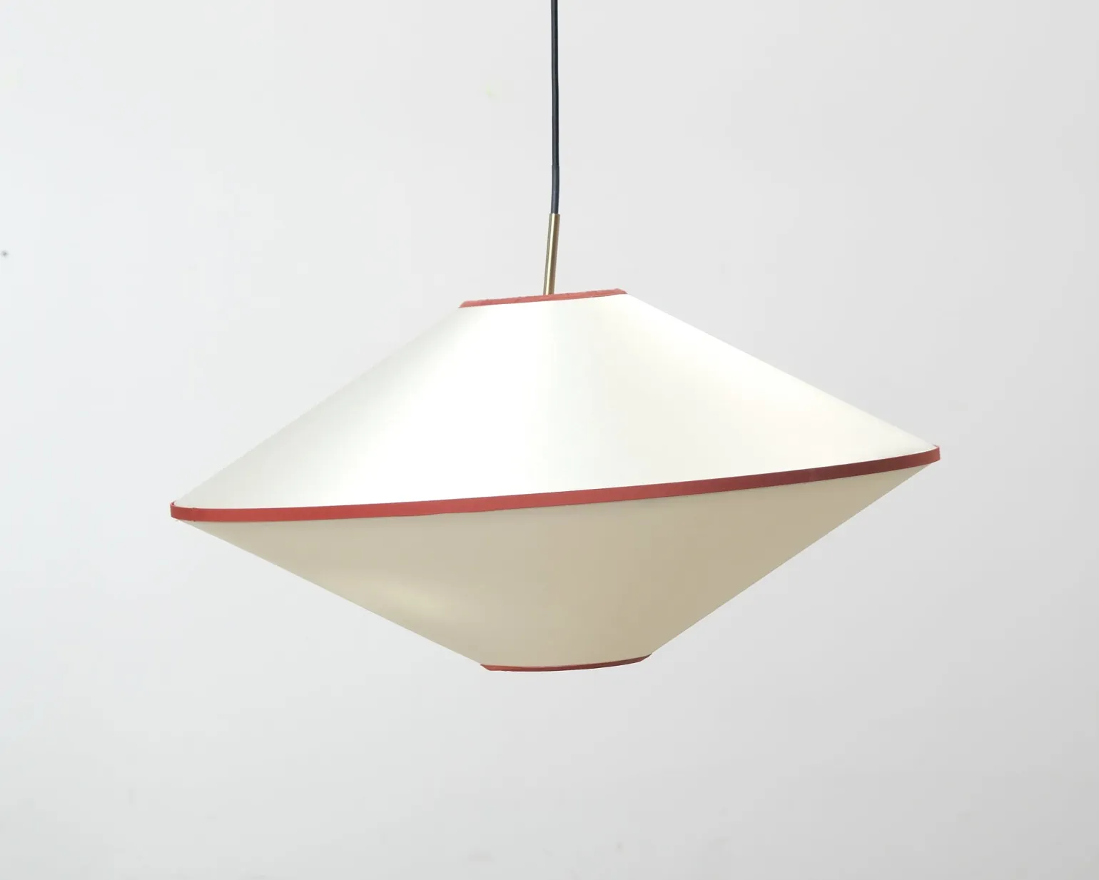 Edgeform Tafta pendellampa ø 65 cm röd / naturvit