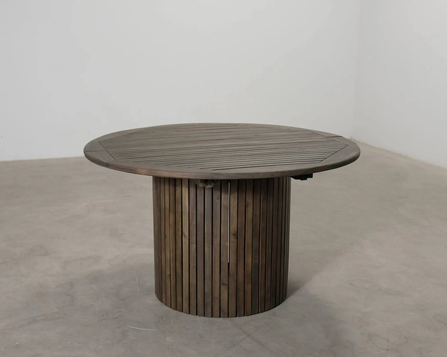 FeelDesign Circle förlängningsbart trädgårdsbord 130-180 cm