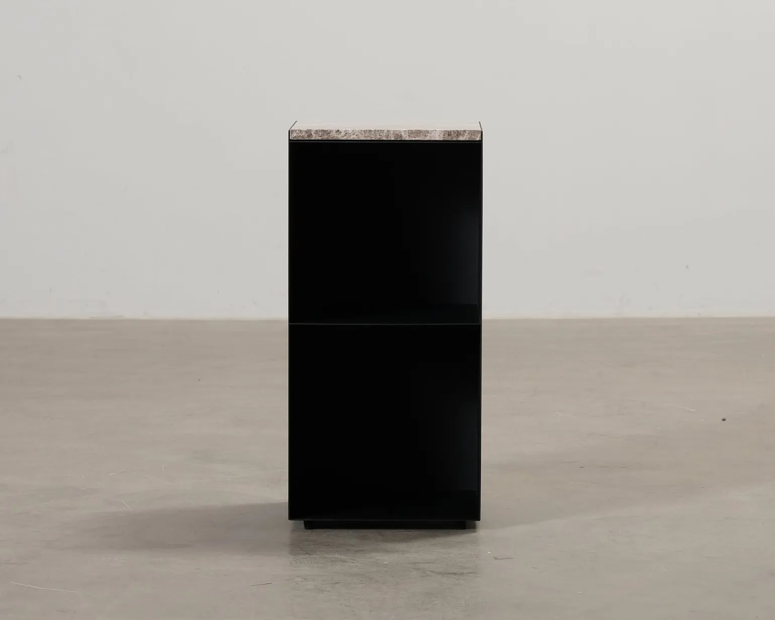 FeelDesign Cleo nattduksbord svart