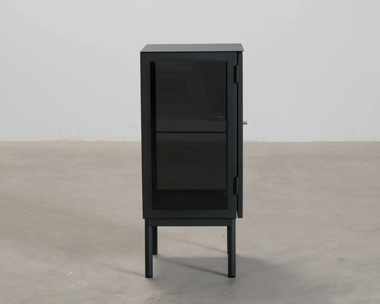 FeelDesign Cliff nattduksbord svart
