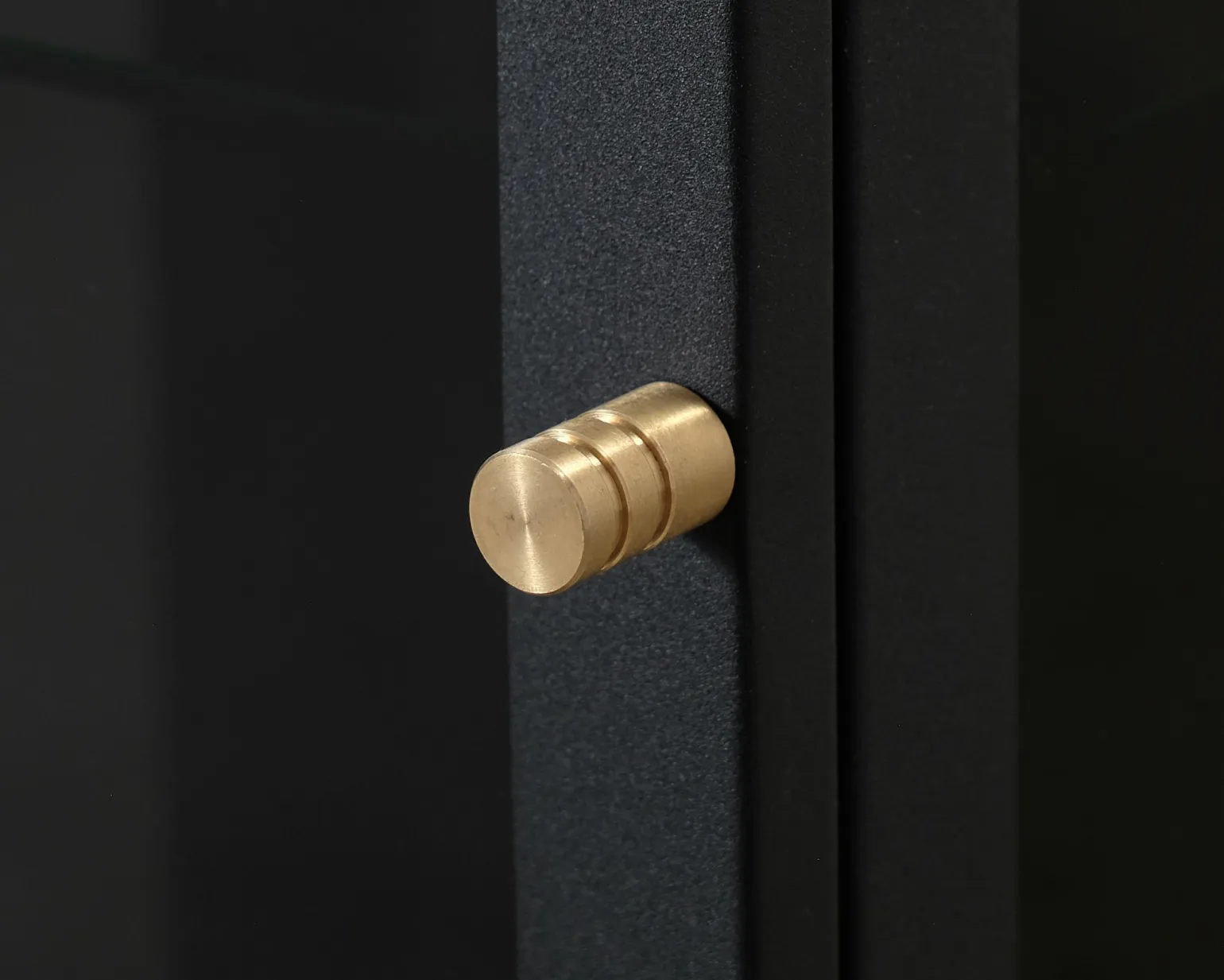 FeelDesign Cliff nattduksbord svart