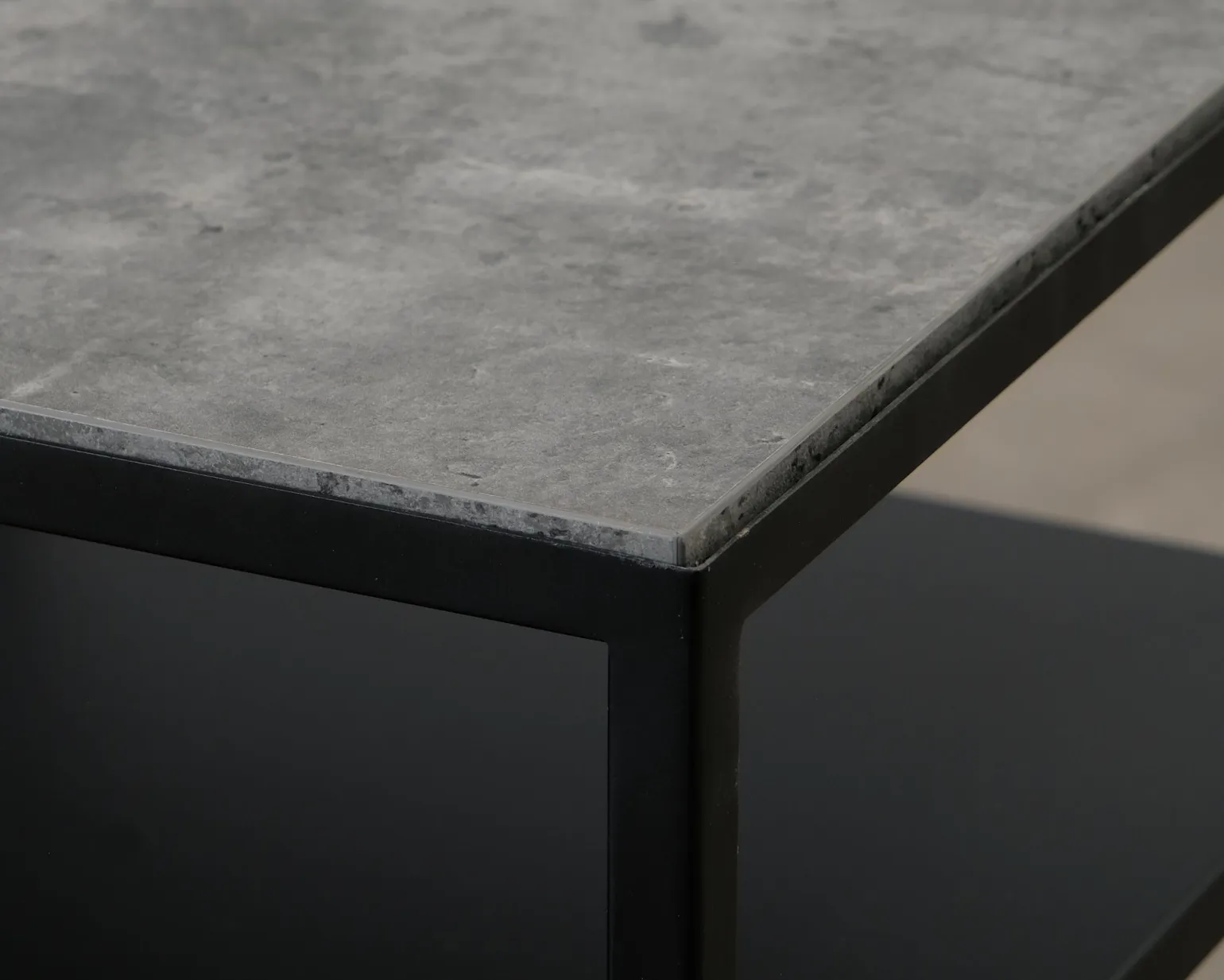 FeelDesign Flash nattduksbord svart