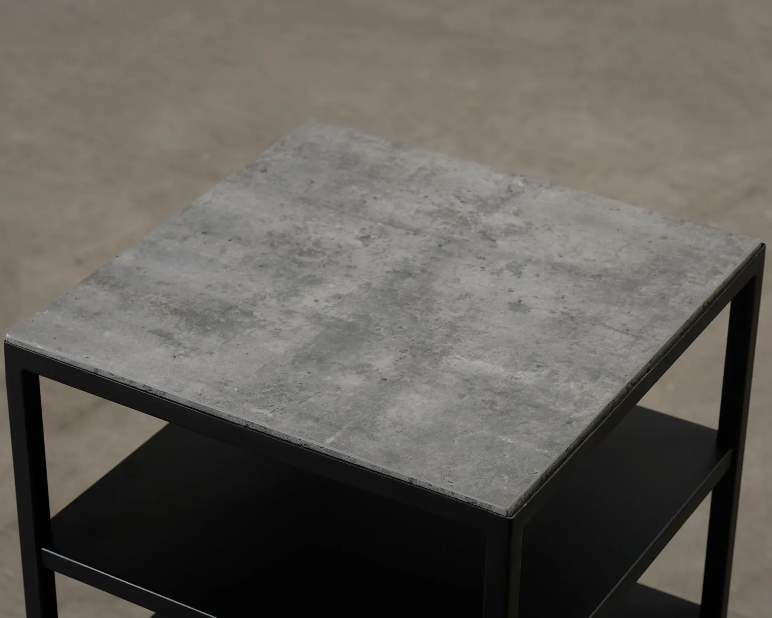FeelDesign Flash nattduksbord svart