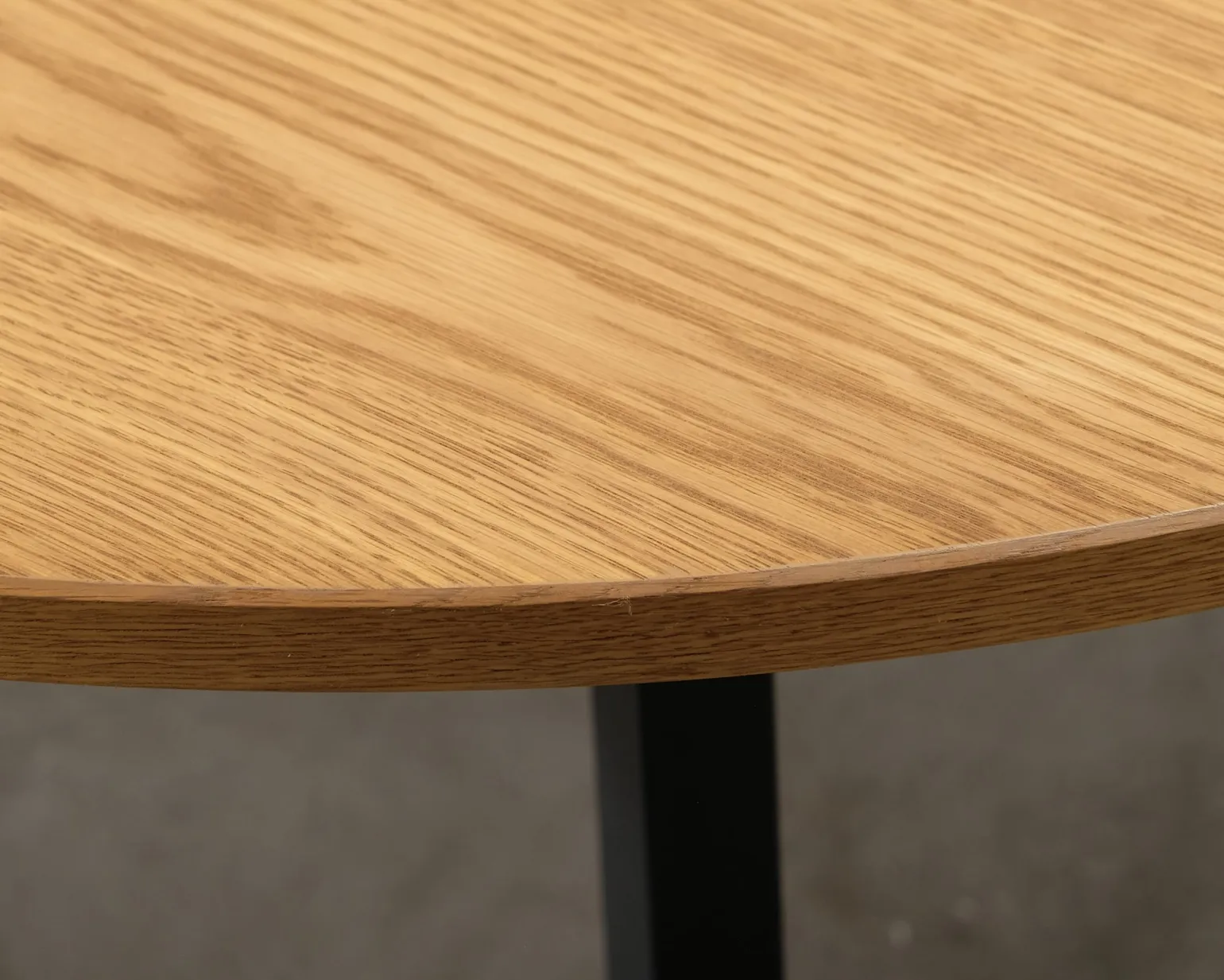 FeelDesign Freddy soffbord ø 115 cm oak / svart