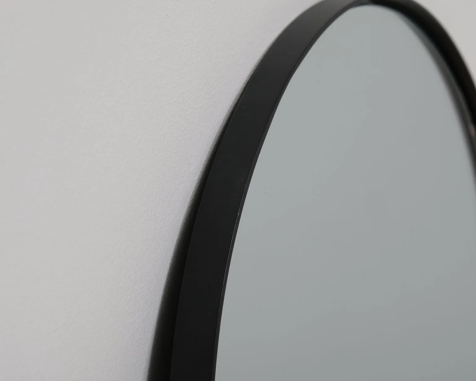 FeelDesign Reflect spegel ø 40 cm svart