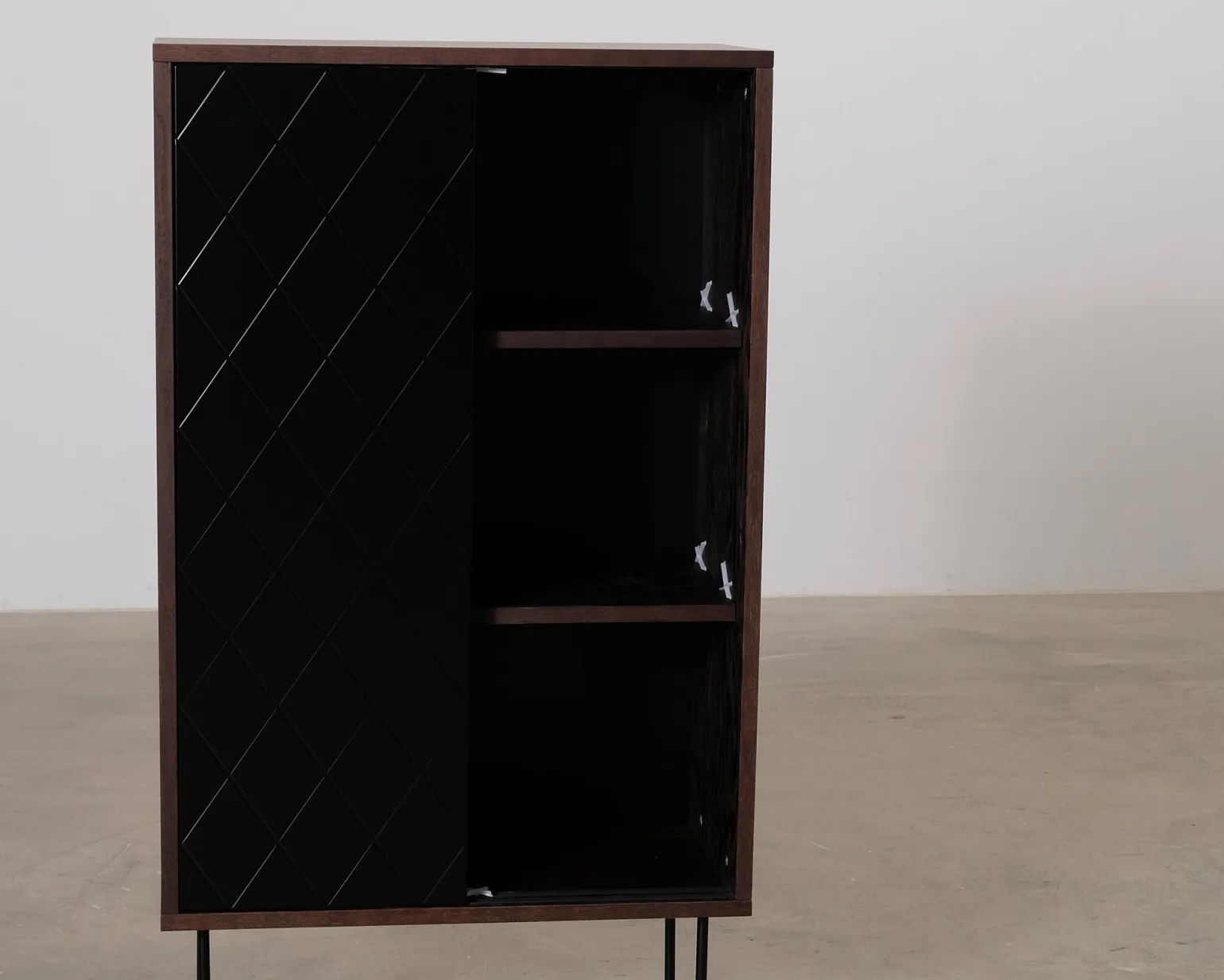 FeelDesign Romb skänk svart / brun