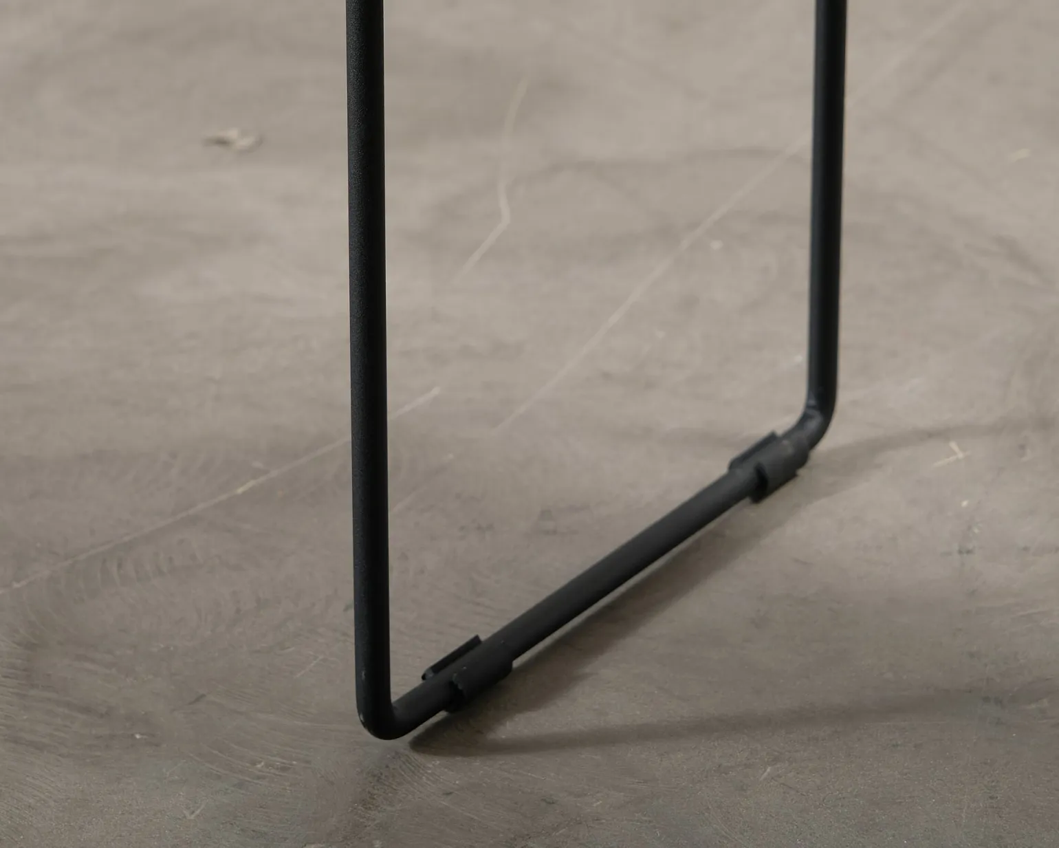 FeelDesign Street nattduksbord musta