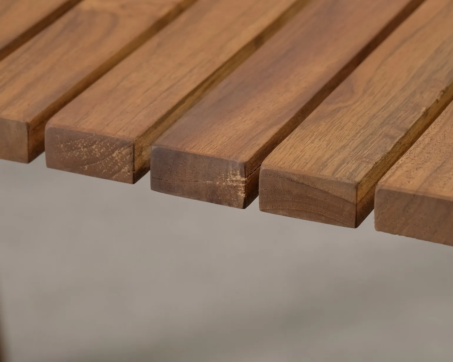 FeelDesign Stripe trädgårdsbord teak