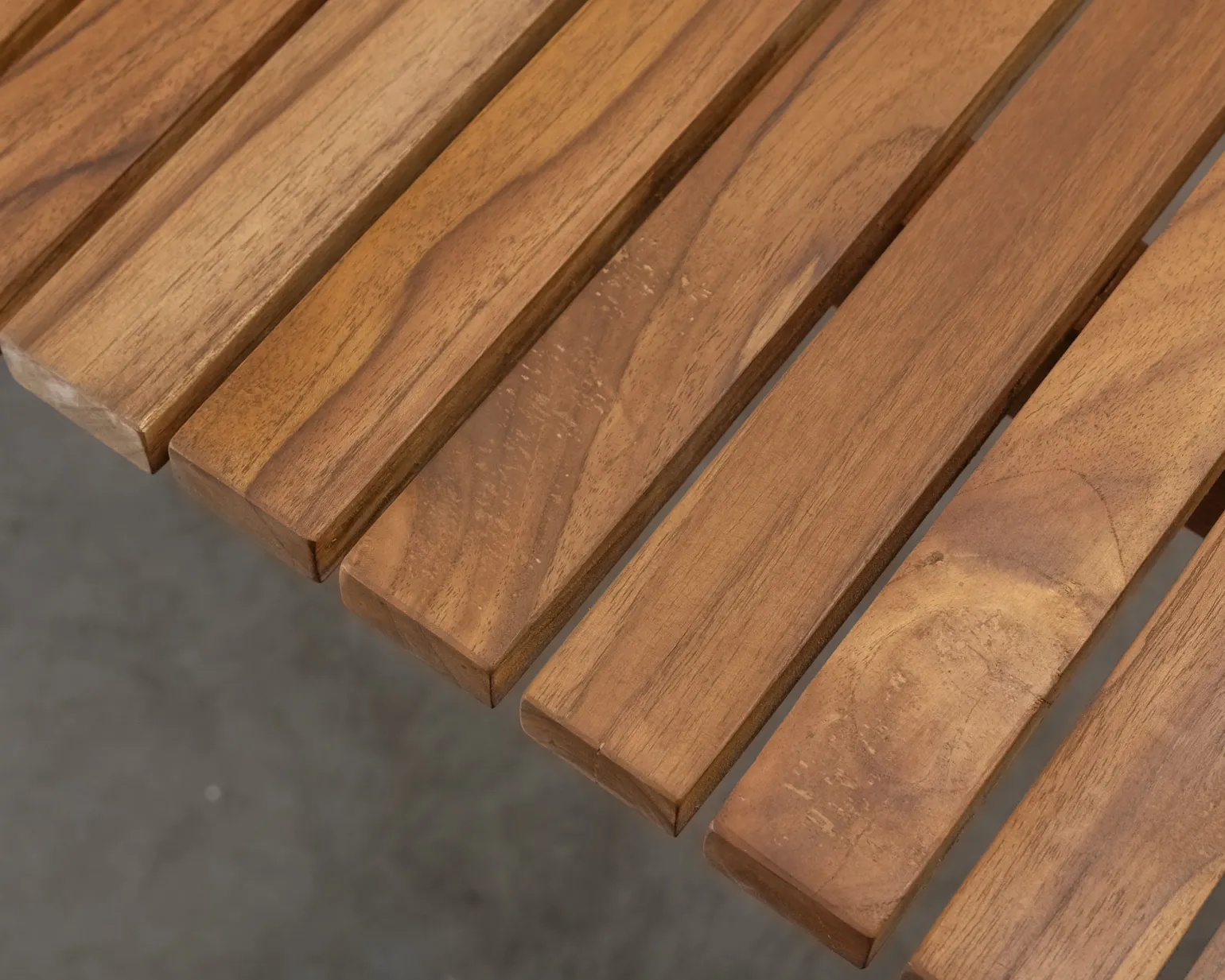 FeelDesign Stripe trädgårdsbord teak