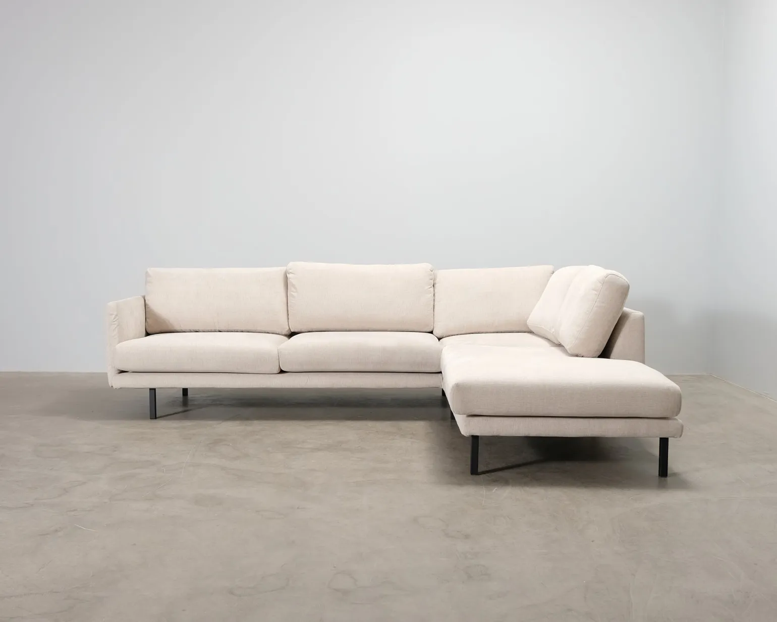 Finsoffat Kataja 4-sits soffa beige
