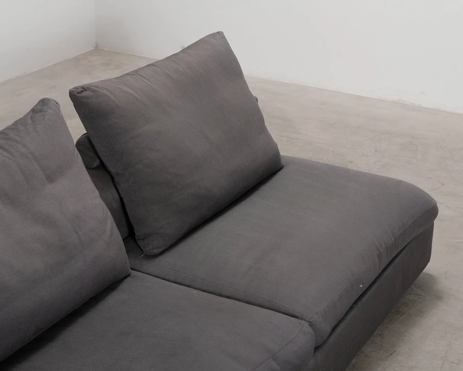 Flexform Groundpiece 2-sits modulsoffa mörkgrå