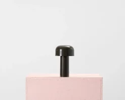 Flos Bellhop bärbar bordslampa Cioko