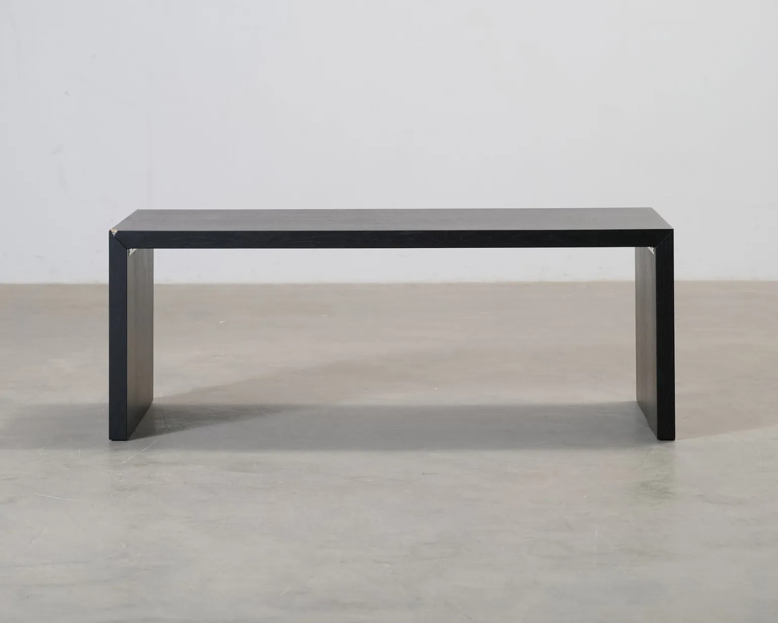 Forms & Objects Ellie soffbord svart
