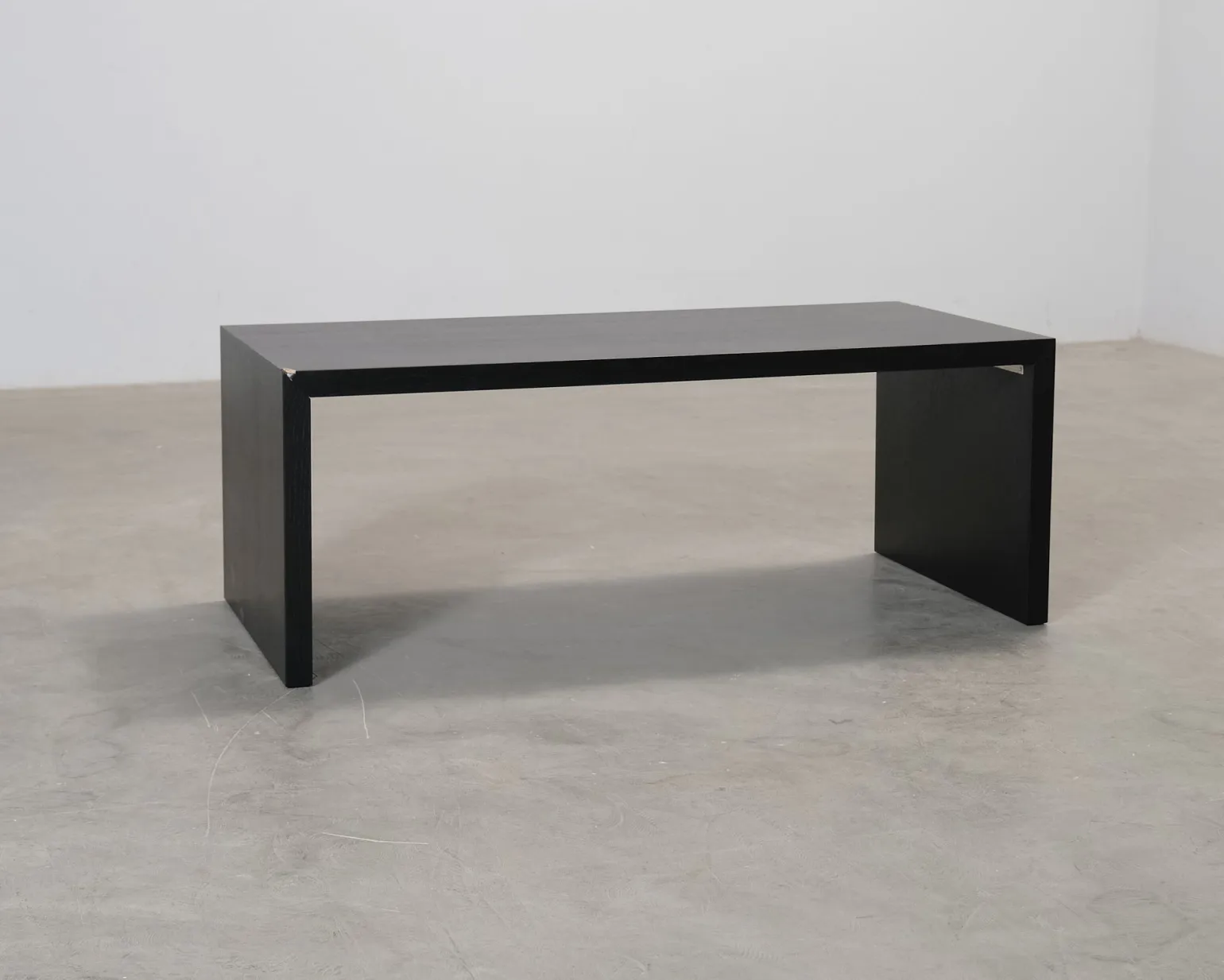 Forms & Objects Ellie soffbord svart