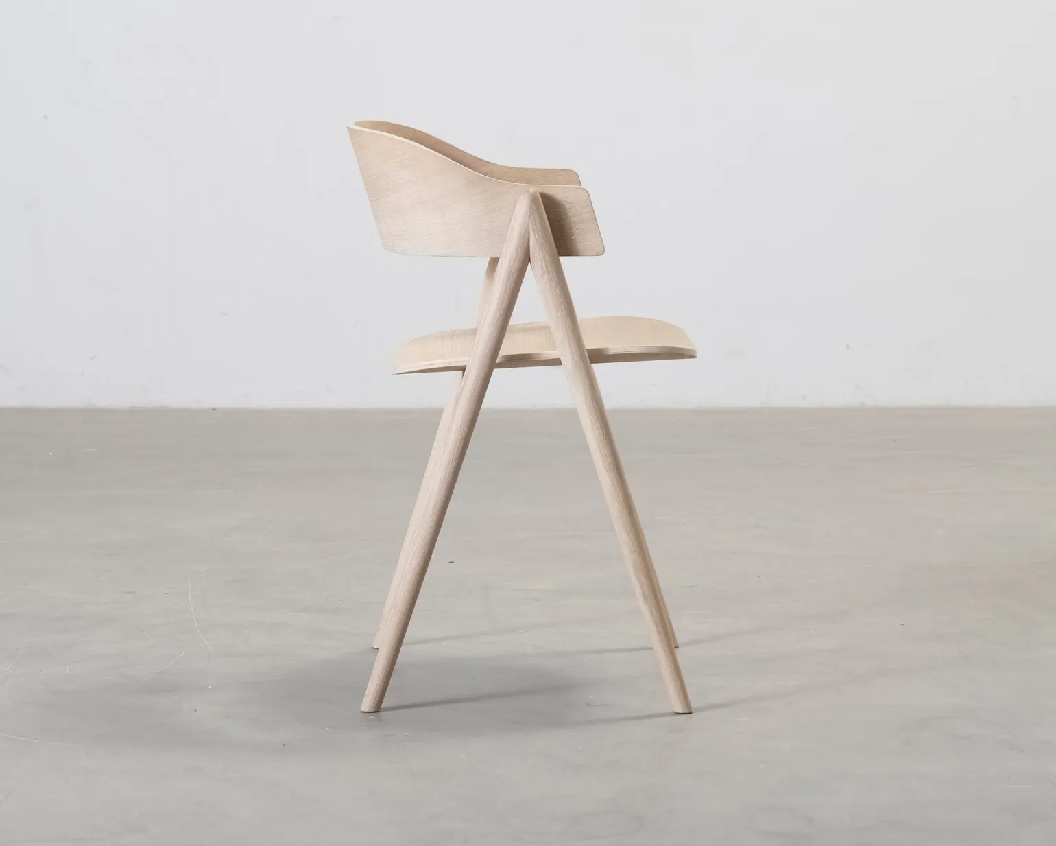 Forms & Objects Hennie matstol i ek