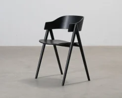 Forms & Objects Hennie matstol svart