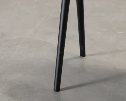 Forms & Objects Hennie matstol svart