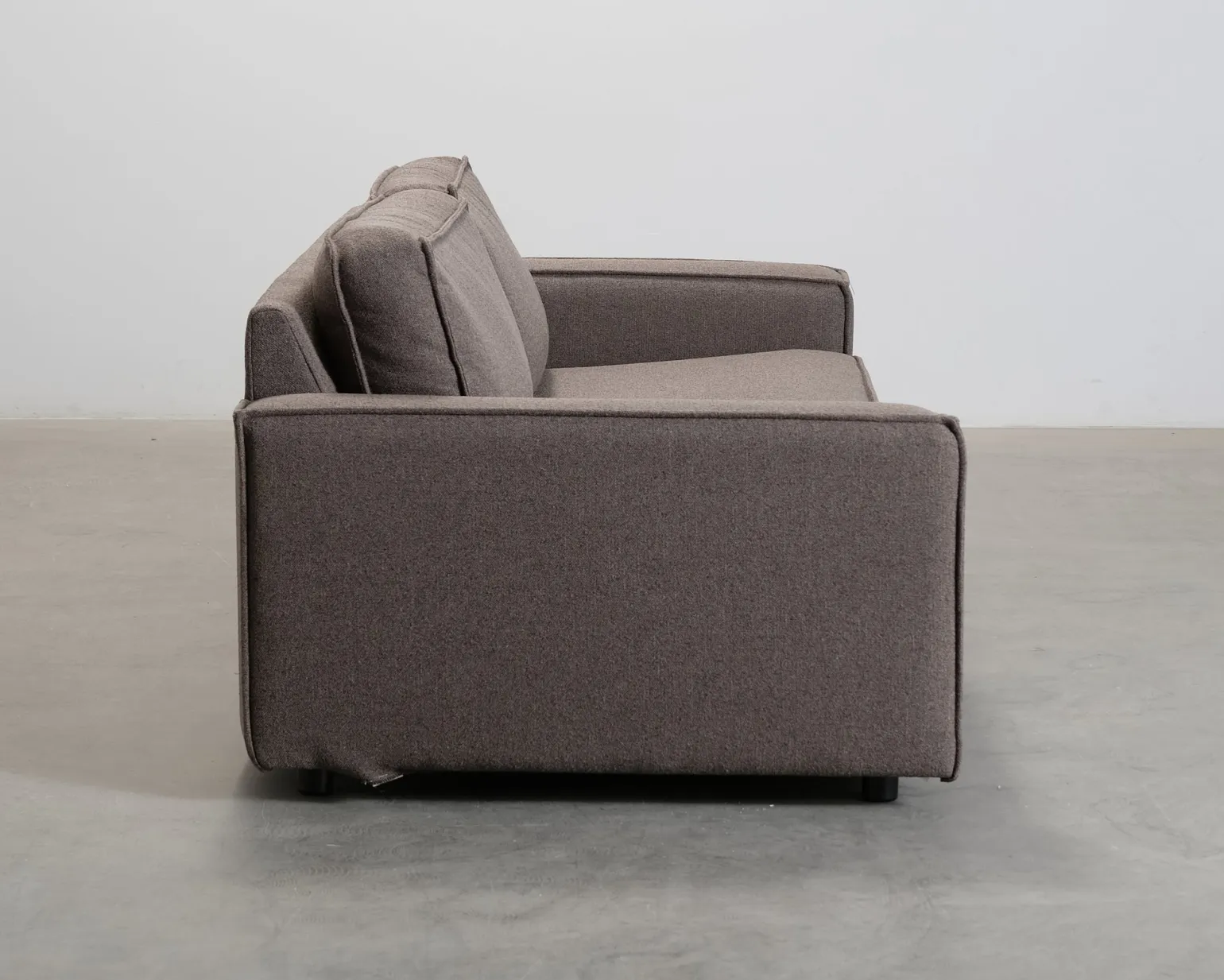 Forms & Objects Olivia 3-sits soffa brun