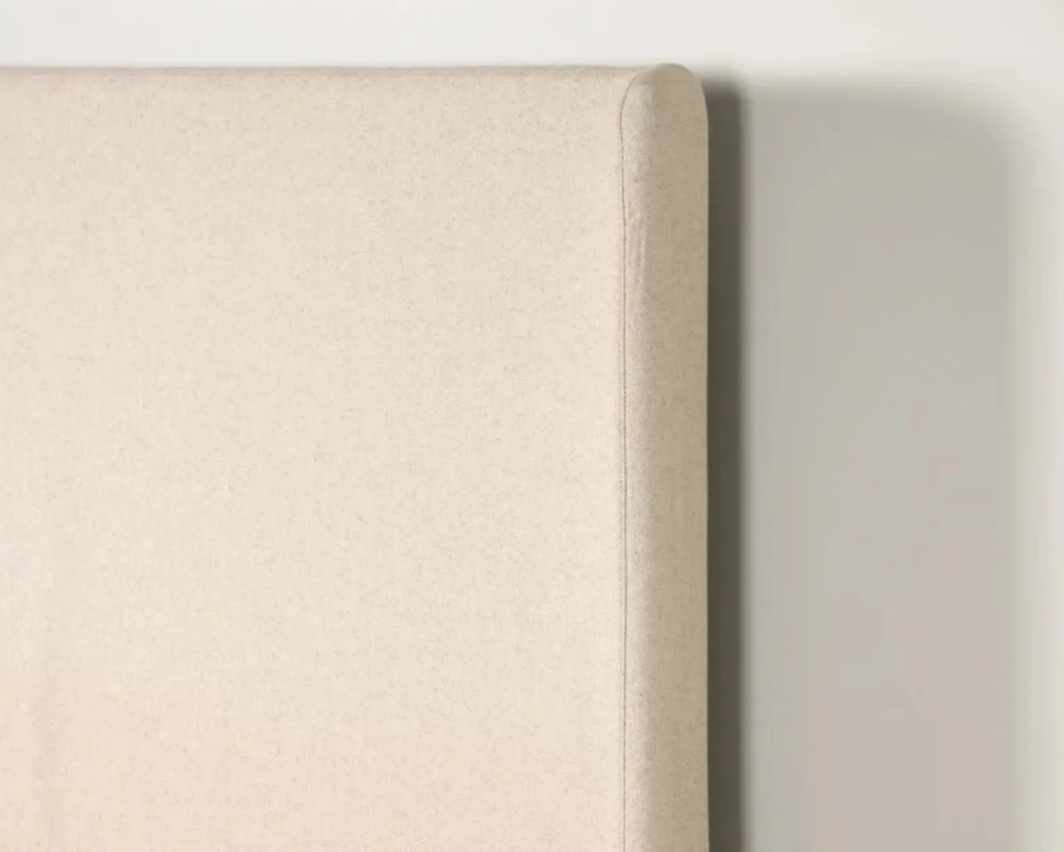 Forms & Objects Plus sänggavel 180 cm beige