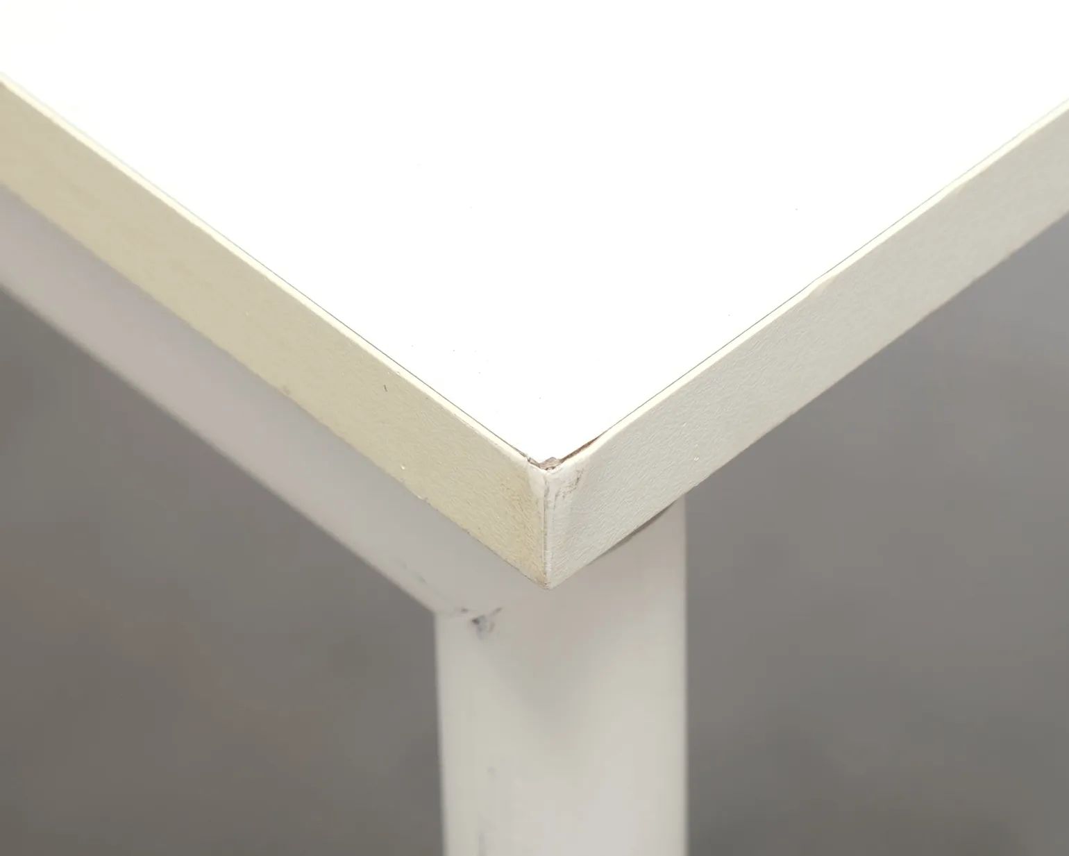 Four Design Contemporary matbord vit