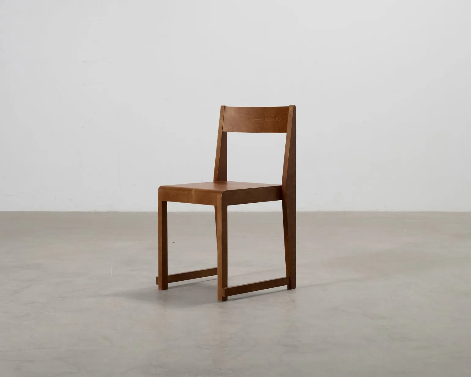 FRAMA Chair 01 matstol