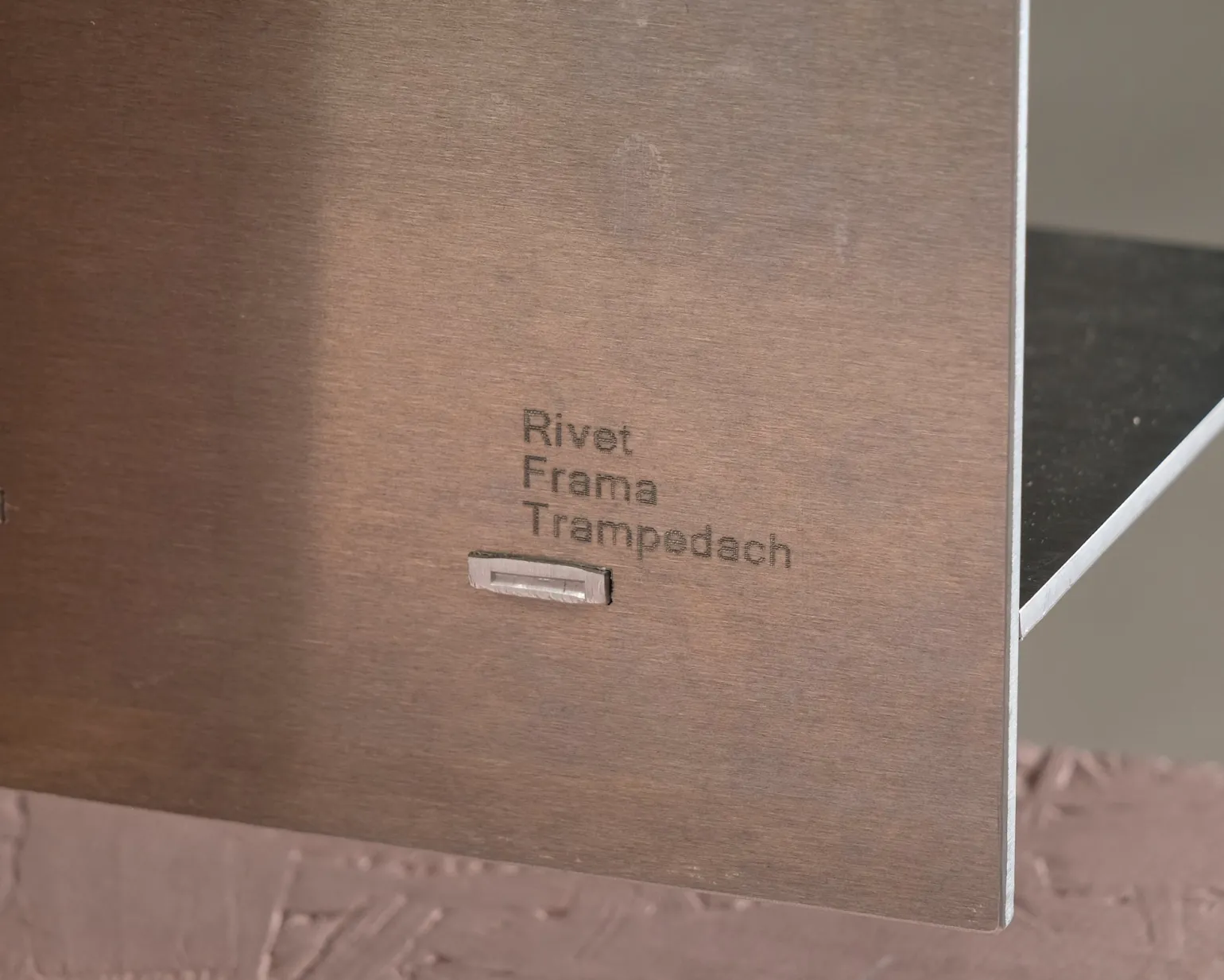 FRAMA Rivet hylla 45 x 45 cm aluminium